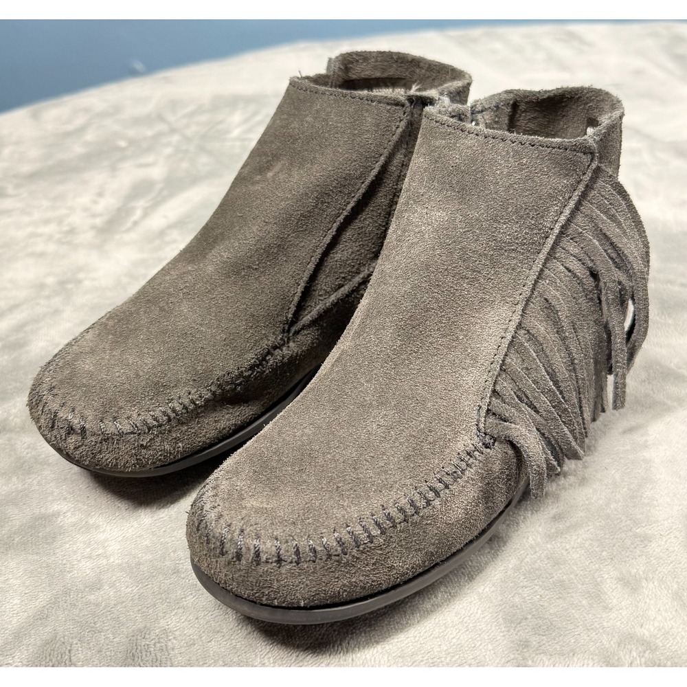 Minnetonka Boots Womens 5.5 Gray Suede Fringe Ankle Moccasin Zip